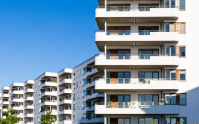 Seguro comunitario obligatorio: qué cubre, cuánto cuesta y qué debe saber el administrador de fincas